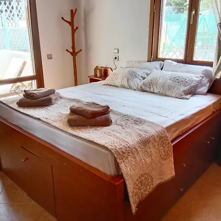 Tsampika's Traditional Stone In * Siana