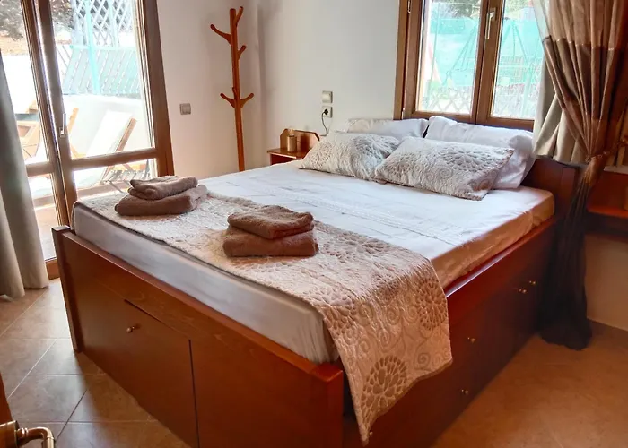 Tsampika's Traditional Stone In * Siana